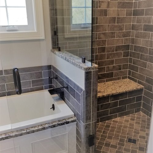 33825150_443477959445623_5323550820237574144_n